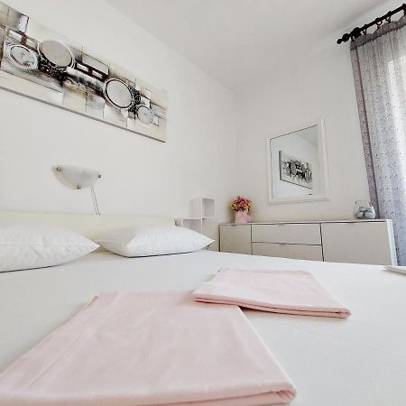 Apartment Eli Pag Town Esterno foto
