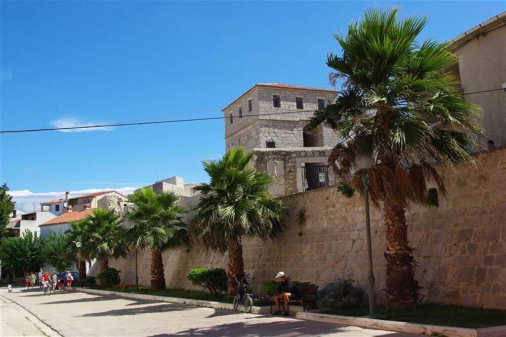 Apartment Eli Pag Town Esterno foto